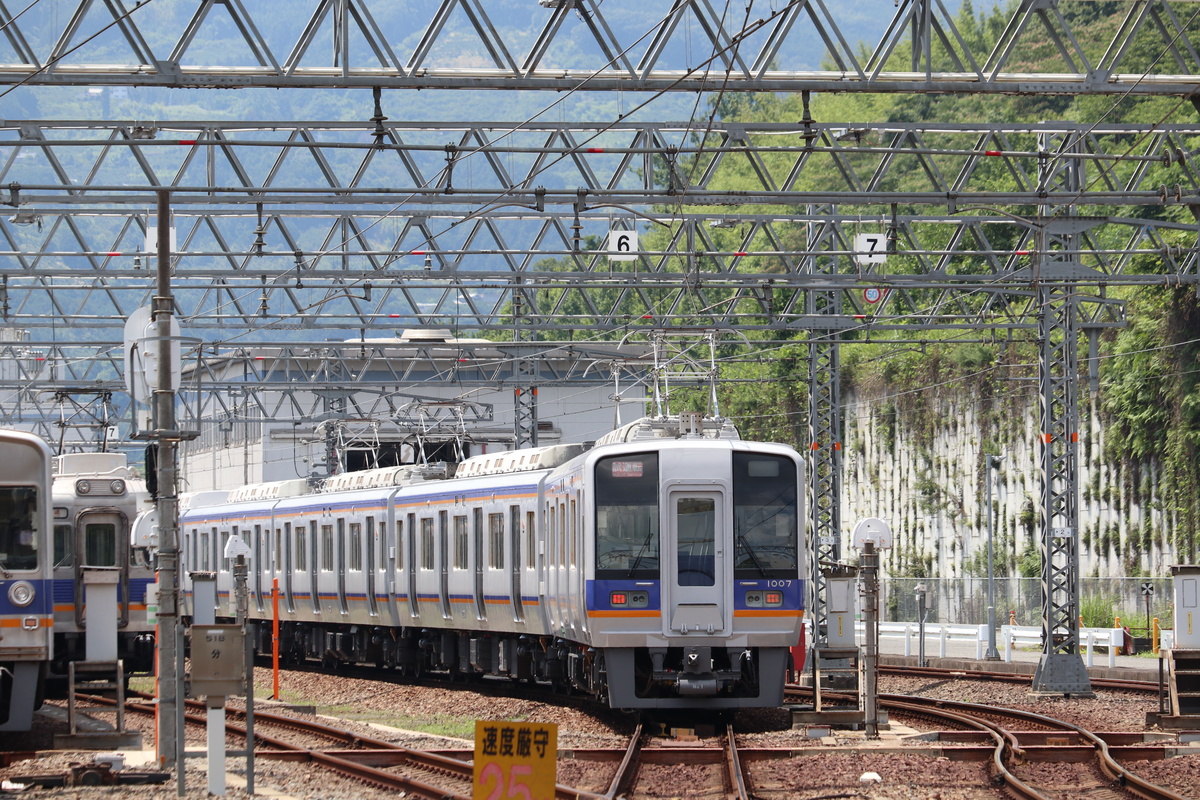 南海電鉄 1000系 1007F 小原田にて - 2