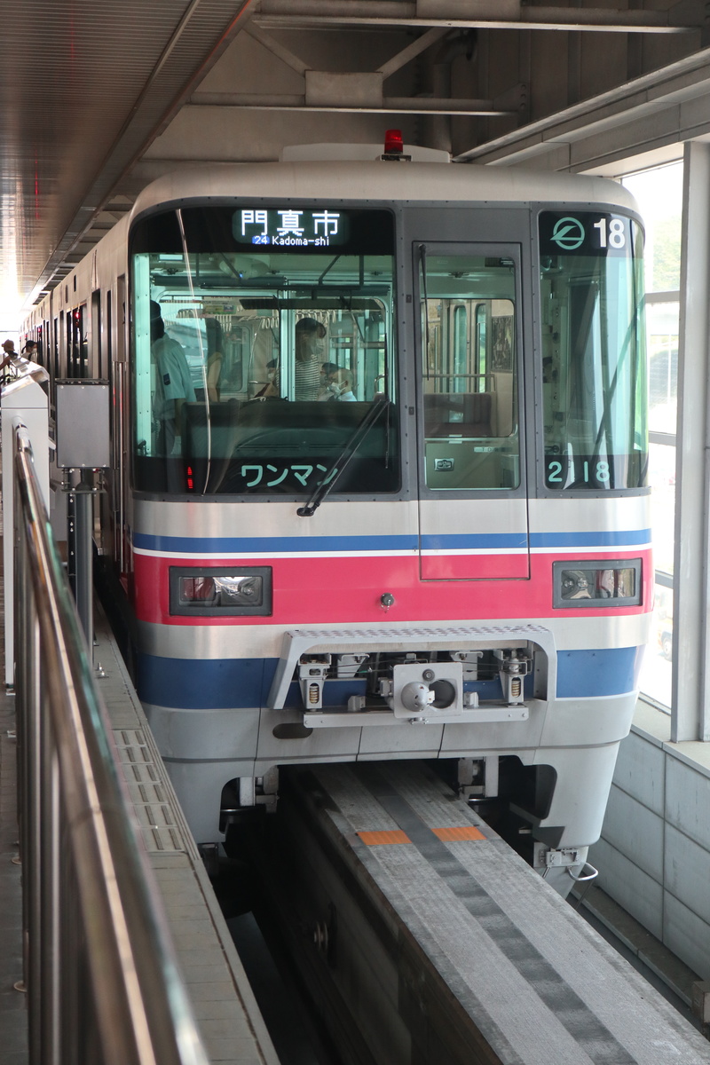 大阪モノレール 2000系 2118F