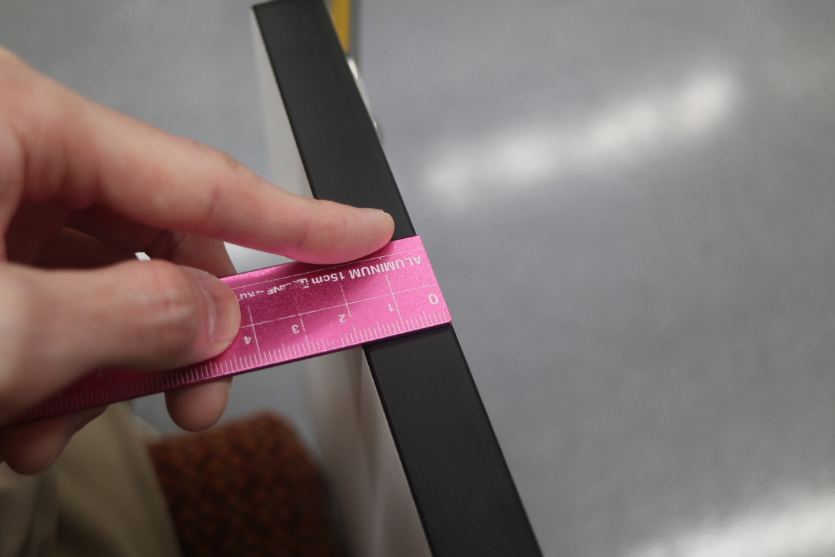 リニューアル工事を終えた1007Fの車内 - 15