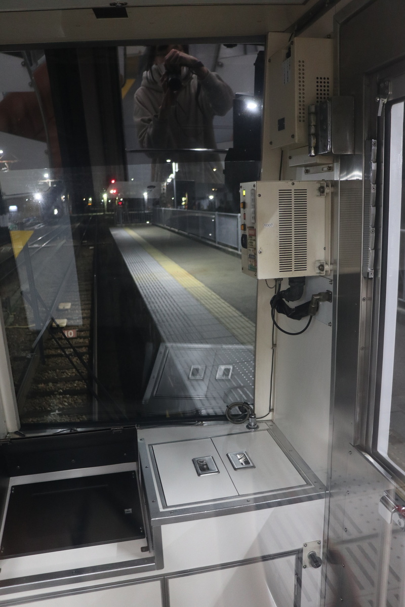 リニューアル工事を終えた1007Fの車内 - 9