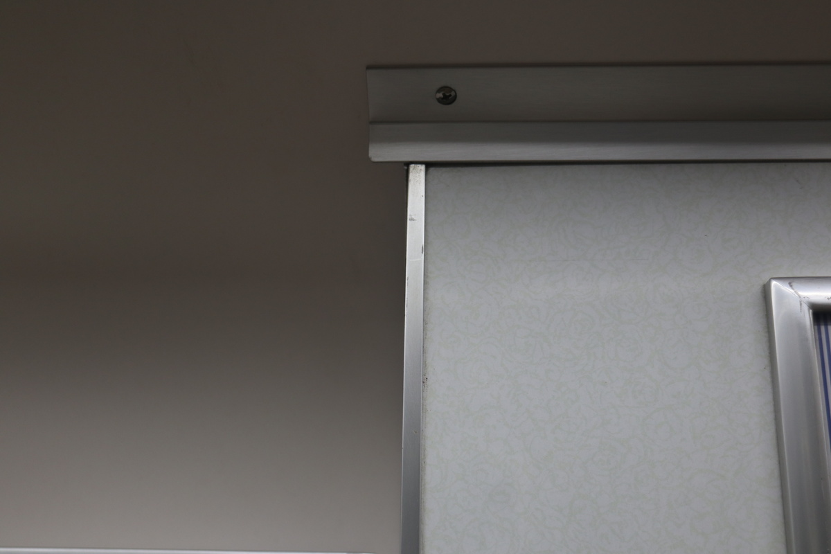 リニューアル工事を終えた1007Fの車内 - 13