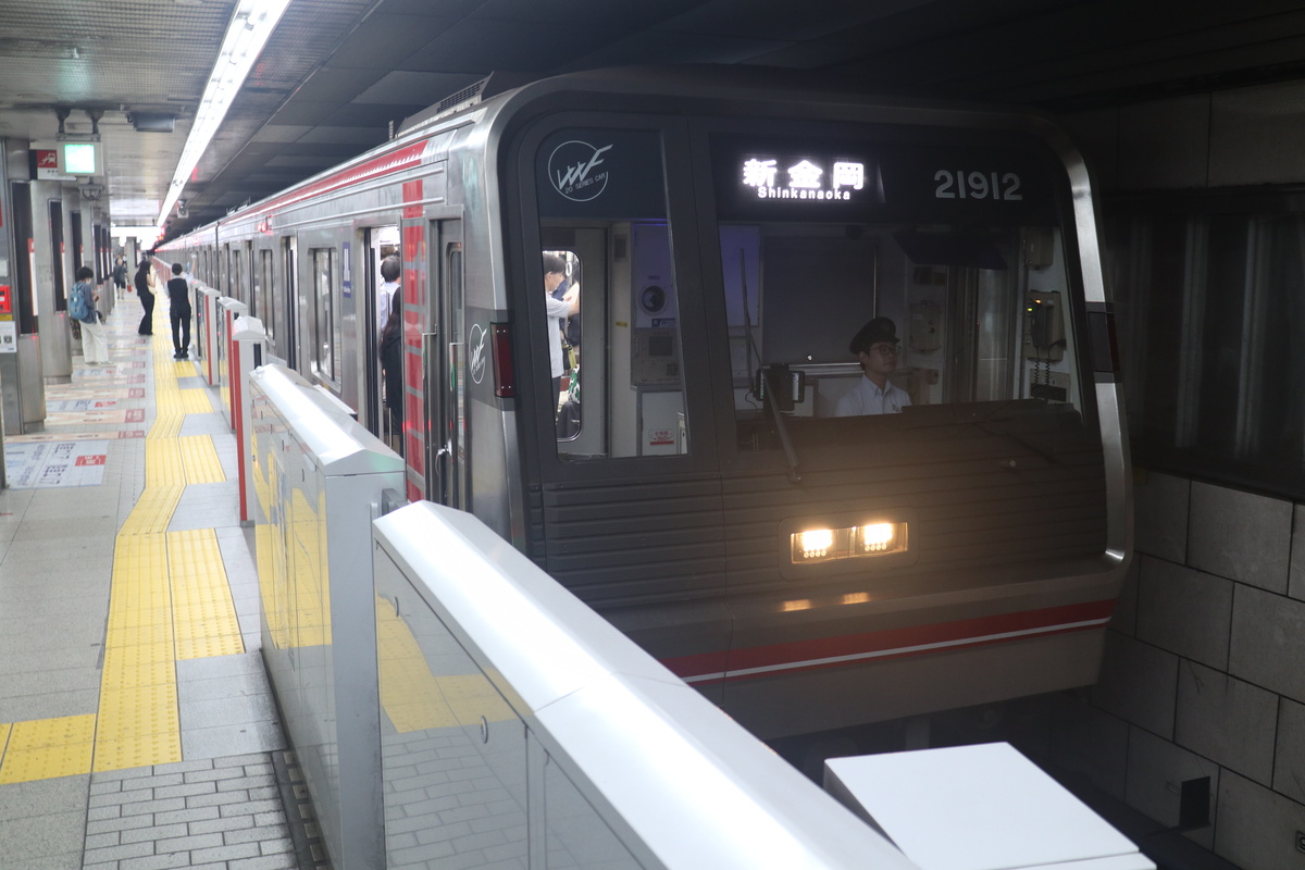 大阪メトロ 21系 21612F (21912)